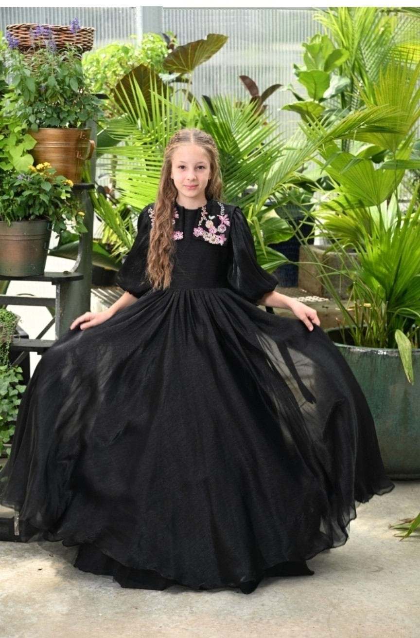 Black Floral Square Collar