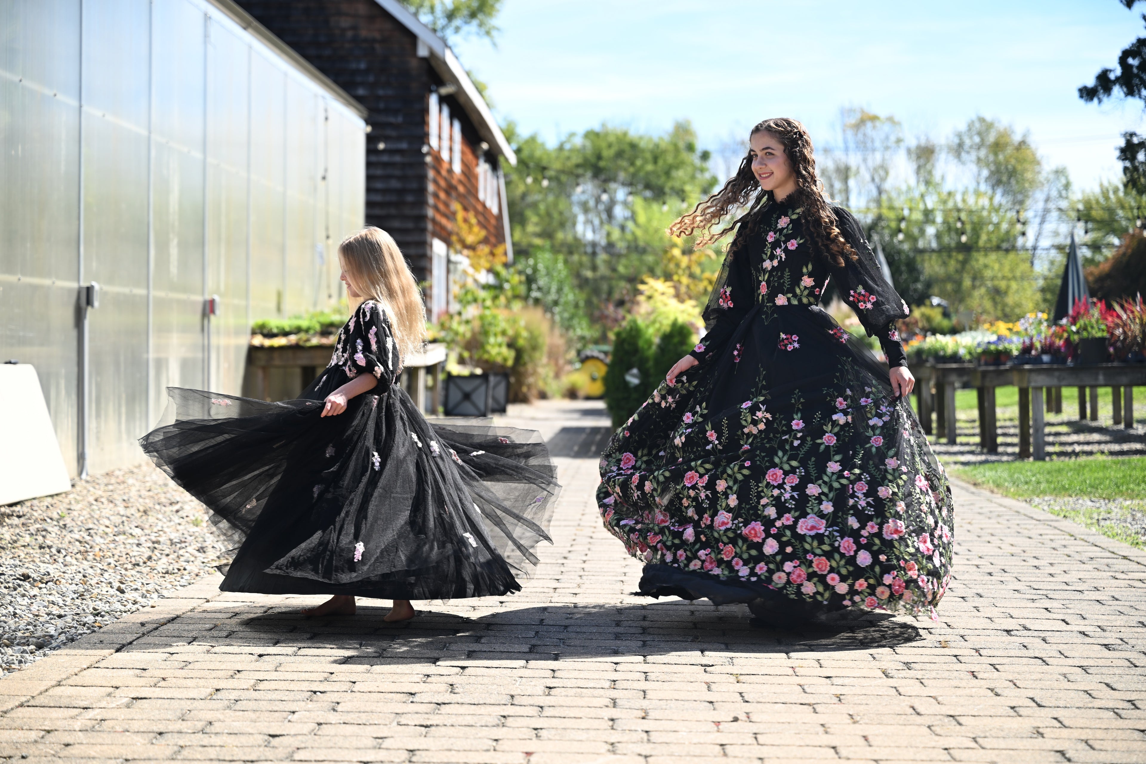 Black Dainty Daisy Teen & Black Scattered Stardust