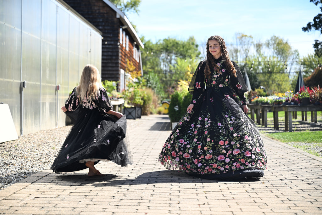 Black Dainty Daisy Teen & Black Scattered Stardust
