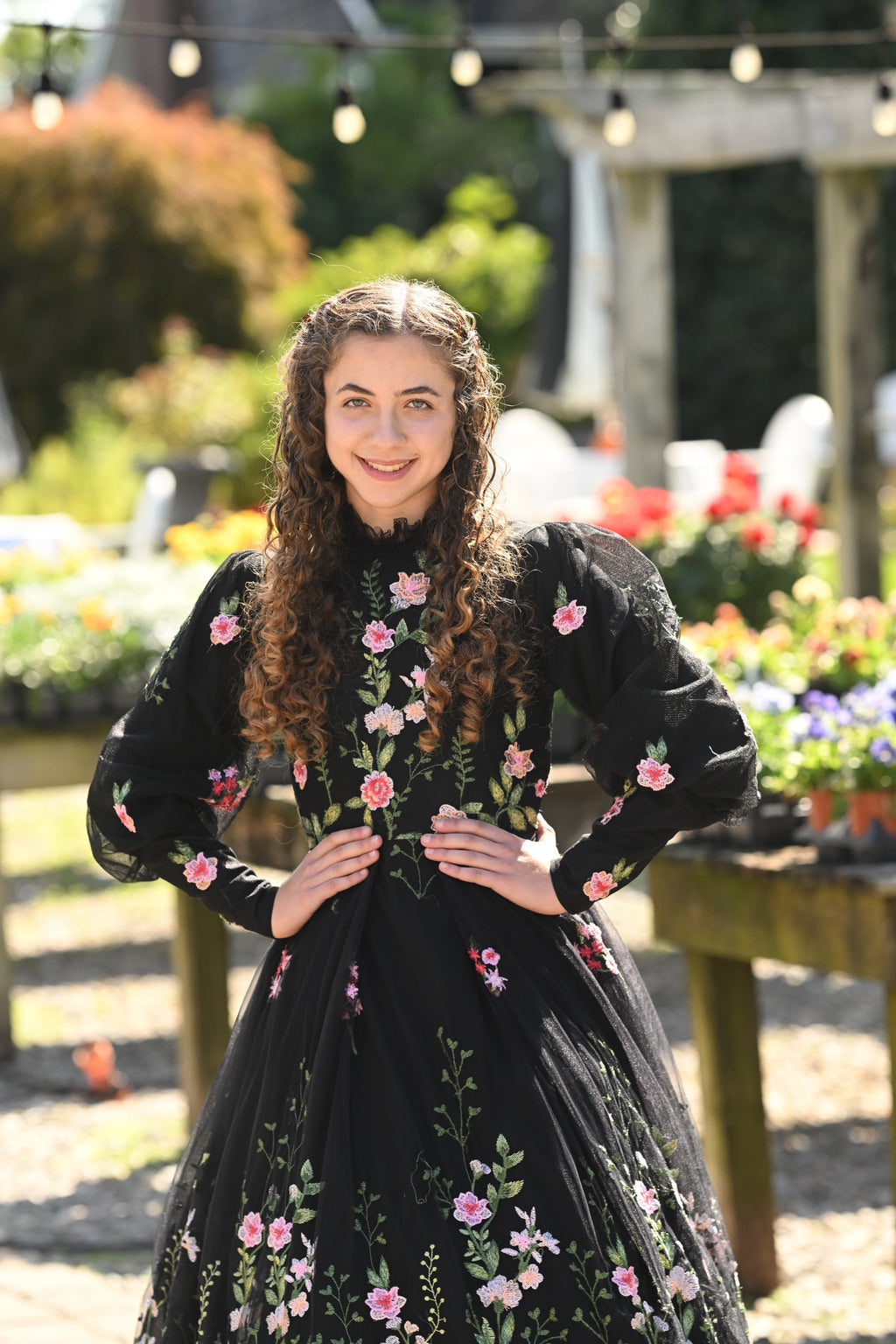 Black Dainty Daisy Teen
