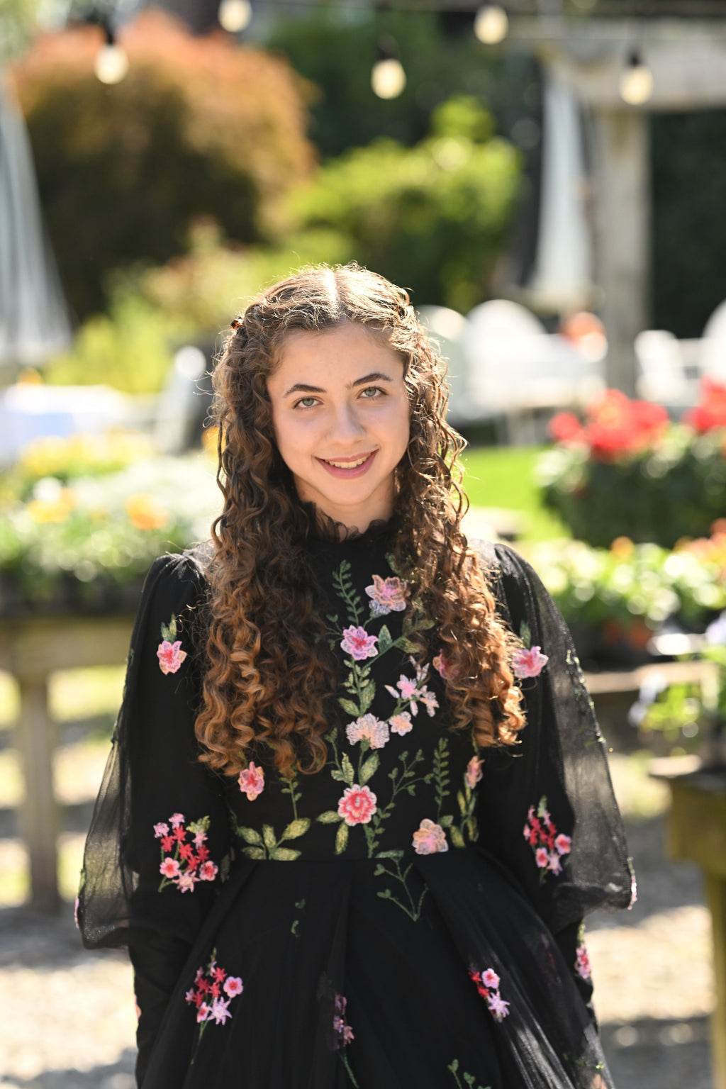 Black Dainty Daisy Teen