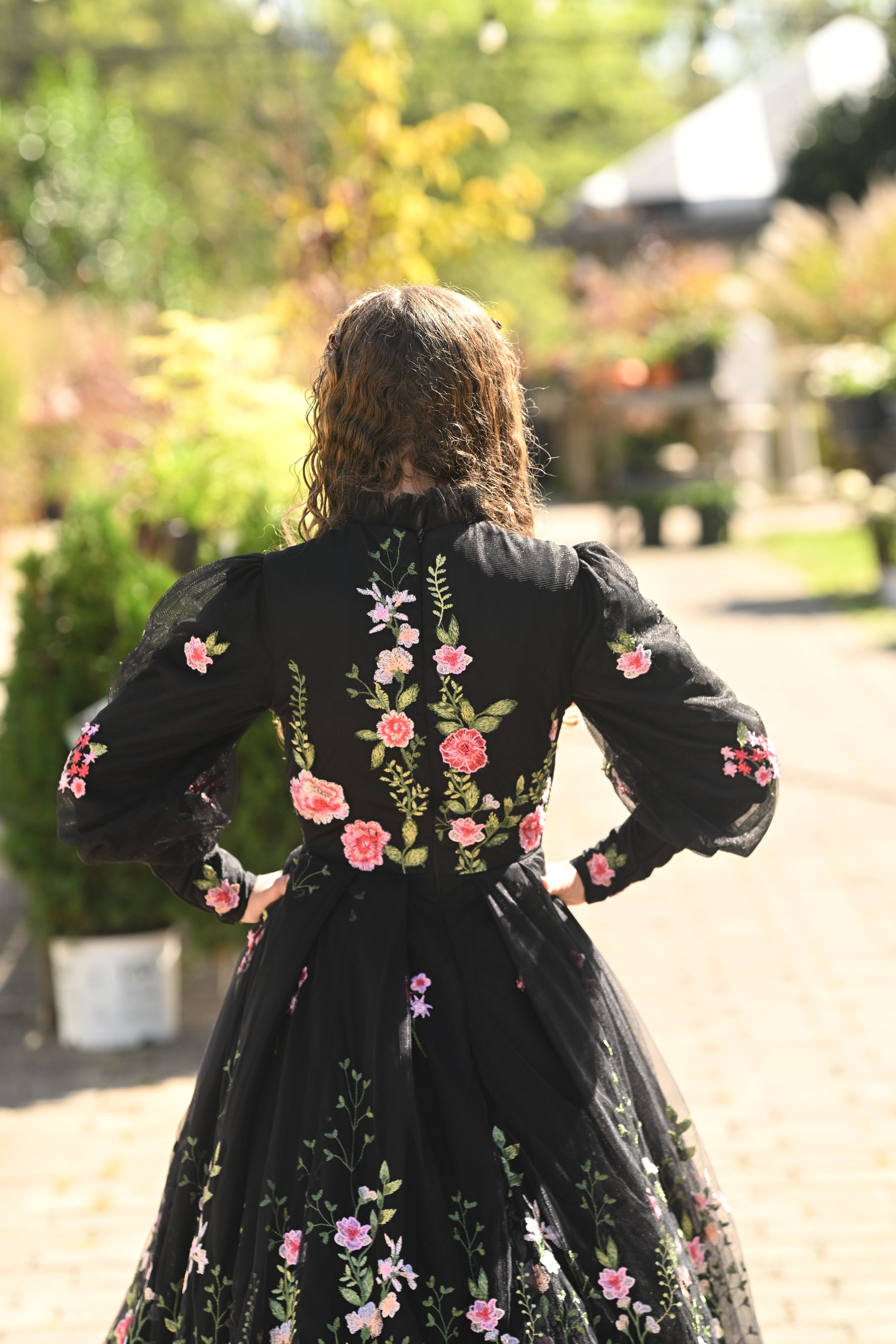 Black Dainty Daisy Teen
