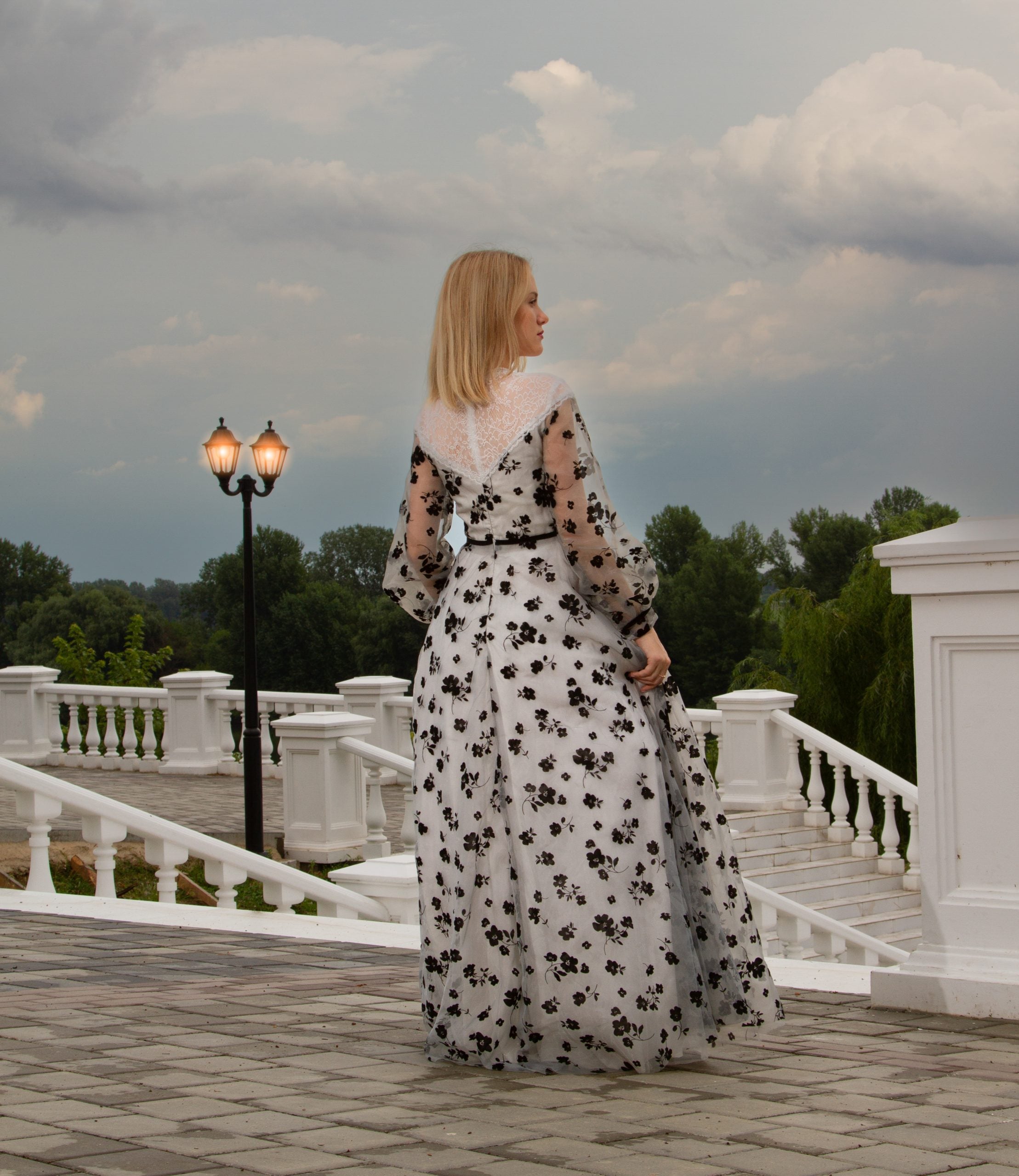 Monochrome Velvet Petal Teen