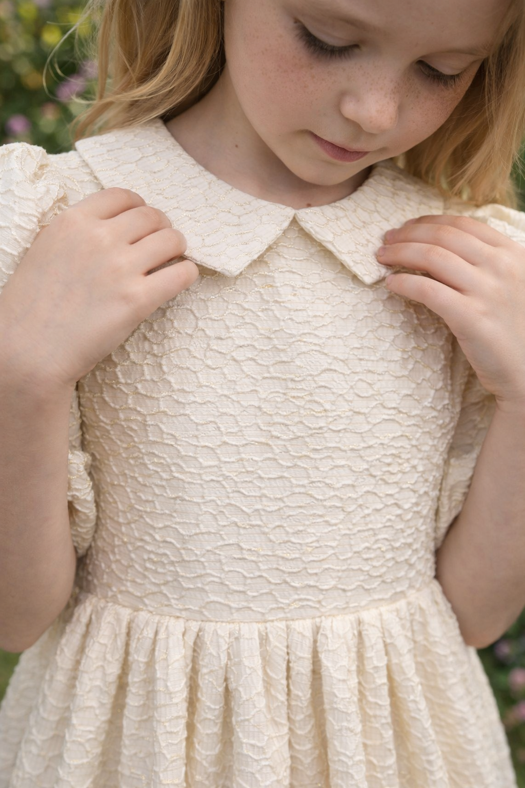 Ivory Gilded Floral Texture